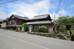 阿万西町　木造２階建