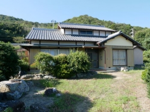 志知口　木造２階建て
