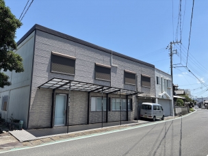 榎列小榎列　軽量鉄骨造２階建て