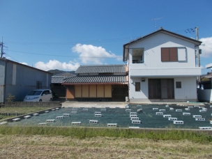 鉄骨造2階建・木造平屋