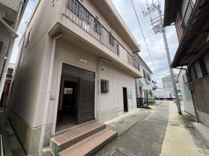 福良乙　軽量鉄骨造２階建て