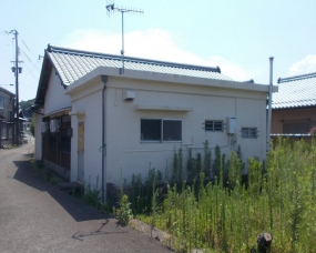 阿万東町　木造平屋建て