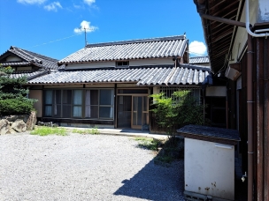 伊加利　木造平屋建て