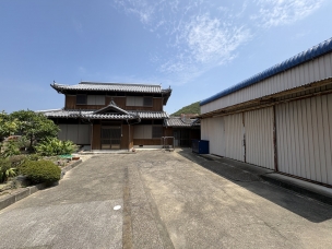 阿万上町　木造２階建て
