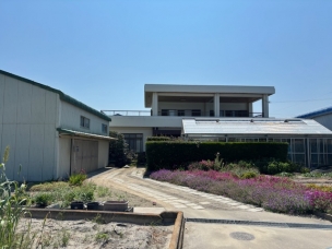 神代地頭方　鉄筋２階建て
