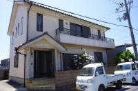 湊にある鉄骨2階建物件です。オール電化・即入居可能。